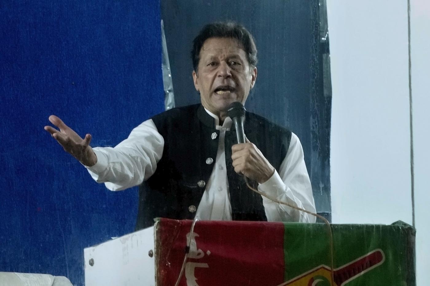 Pakistan, arrestato ex premier Imran Khan