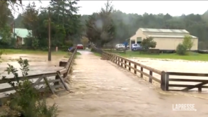 Alluvioni in Nuova Zelanda, strade come fiumi ad Auckland