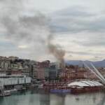 Genova, fiamme in palazzo del centro storico