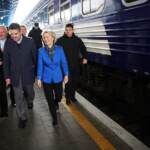 Ucraina, von der Leyen a Kiev: “Qui vengono difesi valori Ue”