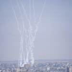 Gaza, pioggia di razzi verso Israele