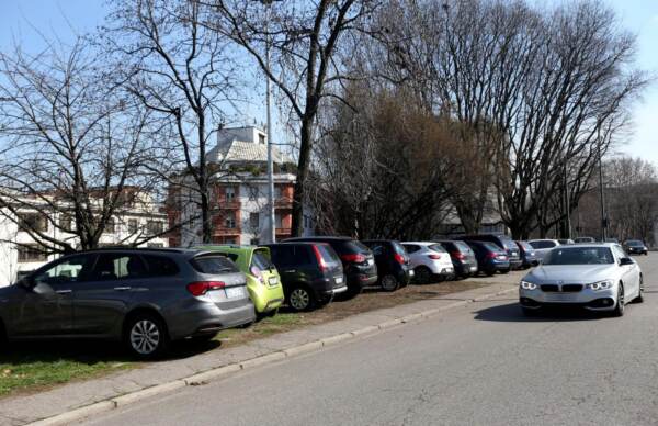 Milano, Segnaletica Stradale e Strisce blu