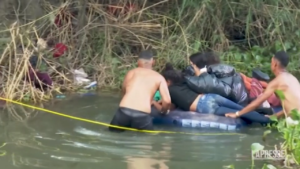 Messico, flusso costante di migranti al confine con gli Stati Uniti