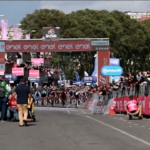 Giro d’Italia, Pedersen brucia tutti in volata a Napoli