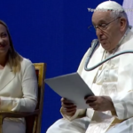 Stati Generali Natalità, Papa: “Scusate se non parlo in piedi, non tollero il dolore”