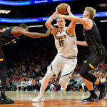 Nba, playoff: Denver elimina Phoenix, Boston forza gara 7