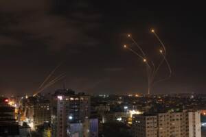 Conflitto Israele-Palestina: razzi contro raid nella Striscia di Gaza