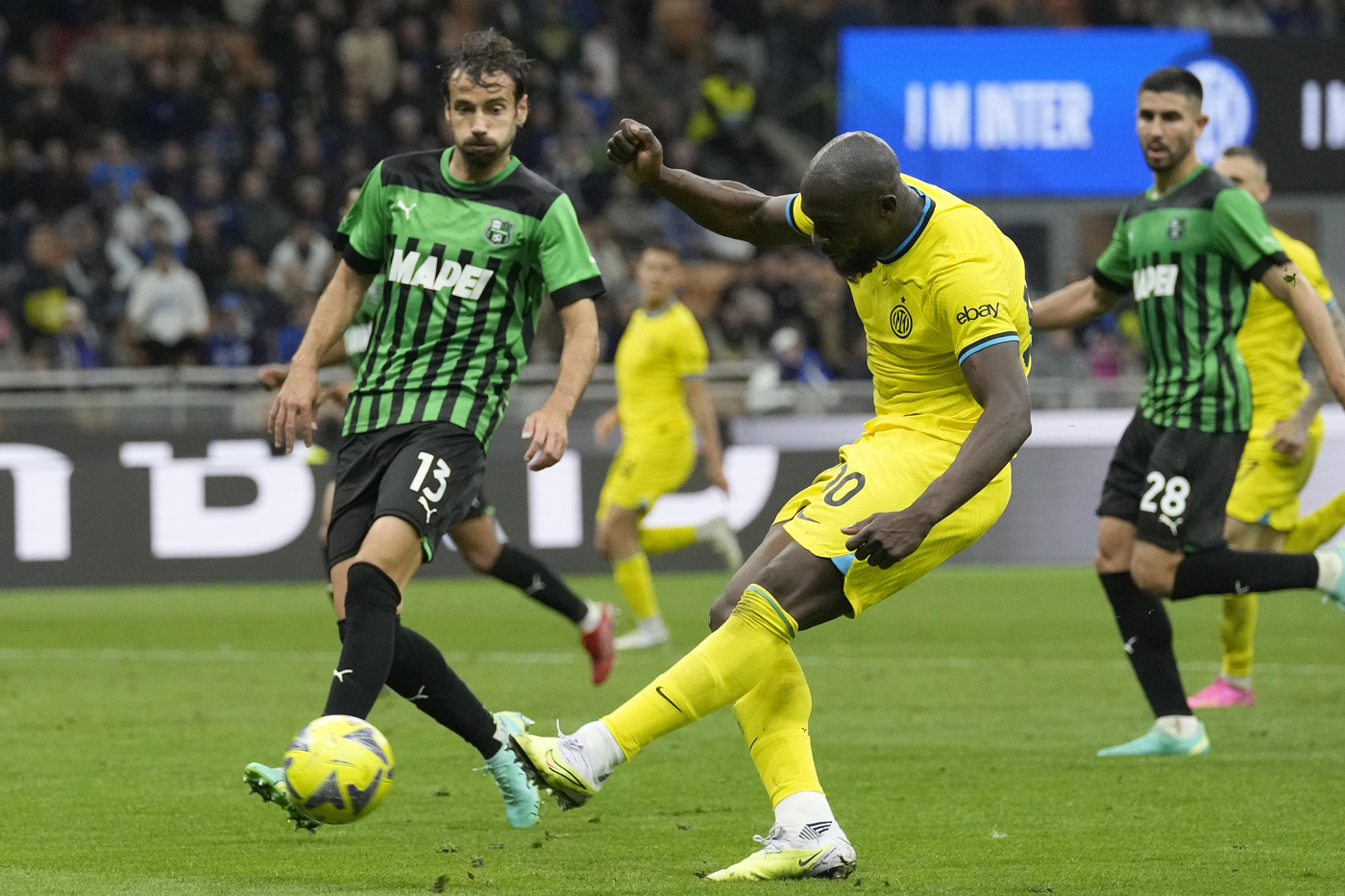Inter-Sassuolo 4-2, nerazzurri agganciano il secondo posto