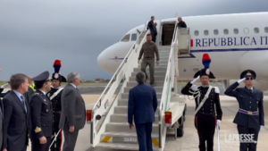 Zelensky a Ciampino, ad accoglierlo il ministro Tajani