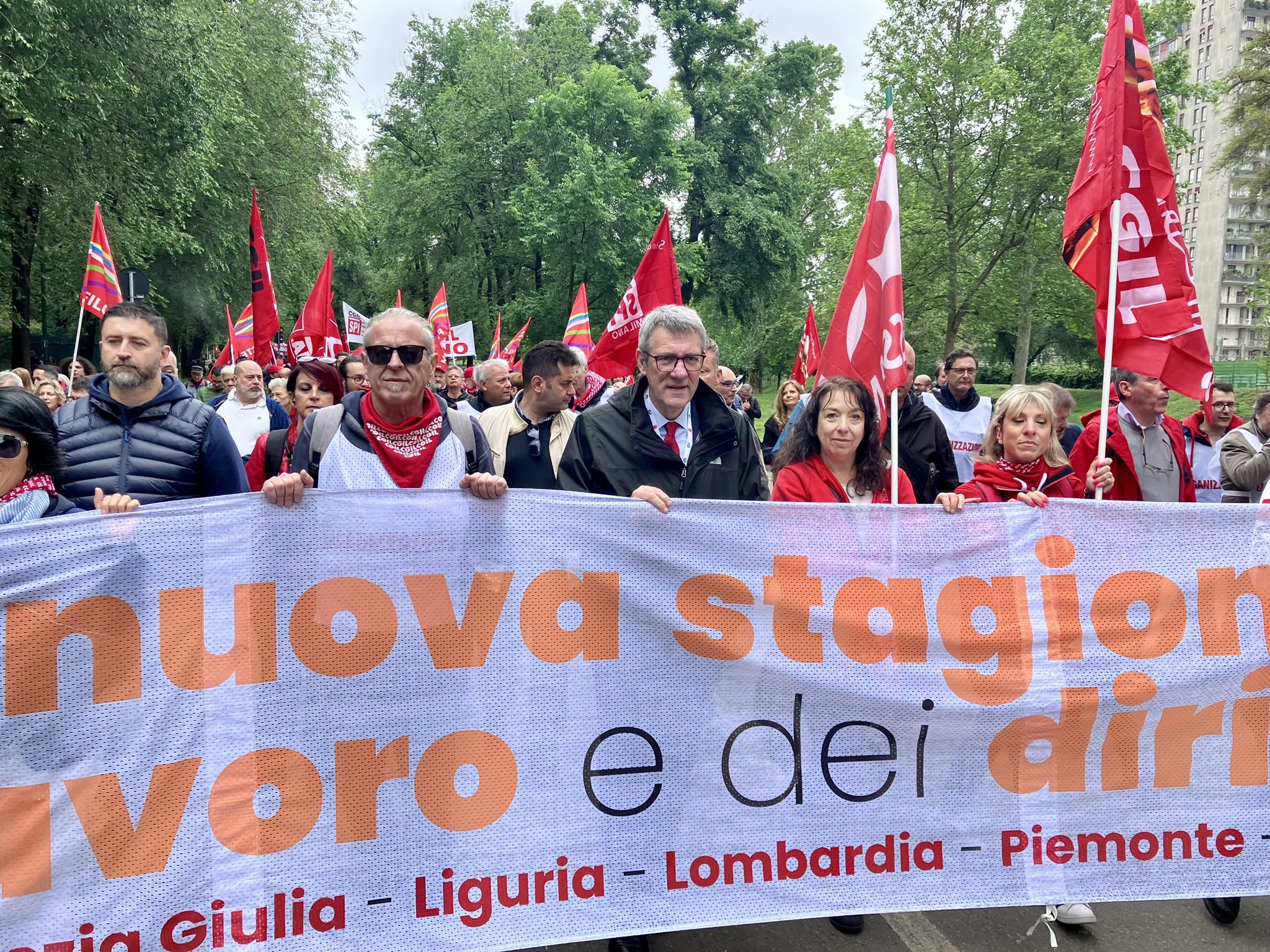Sindacati in piazza a Milano, Landini: “Avanti fino a che non otterremo ciò che vogliamo”