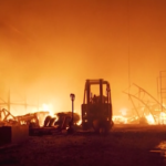 Ucraina, bombardata Ternopil: il lavoro dei vigili del fuoco