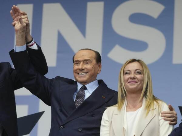 Meloni in visita da Berlusconi, oltre un’ora di colloquio