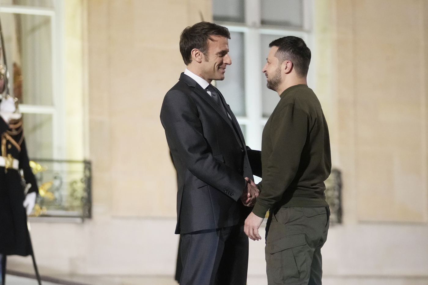 Ucraina, Zelensky incontra Macron
