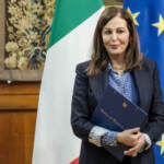 Caro affitti, Santanchè: “Entro giugno proposta legge su quelli brevi”