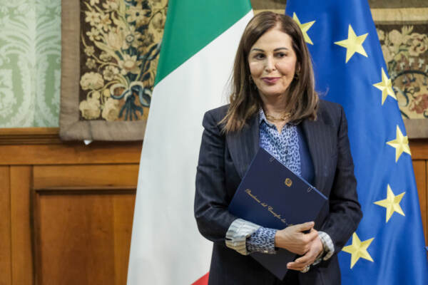 Caro affitti, Santanchè: “Entro giugno proposta legge su quelli brevi”