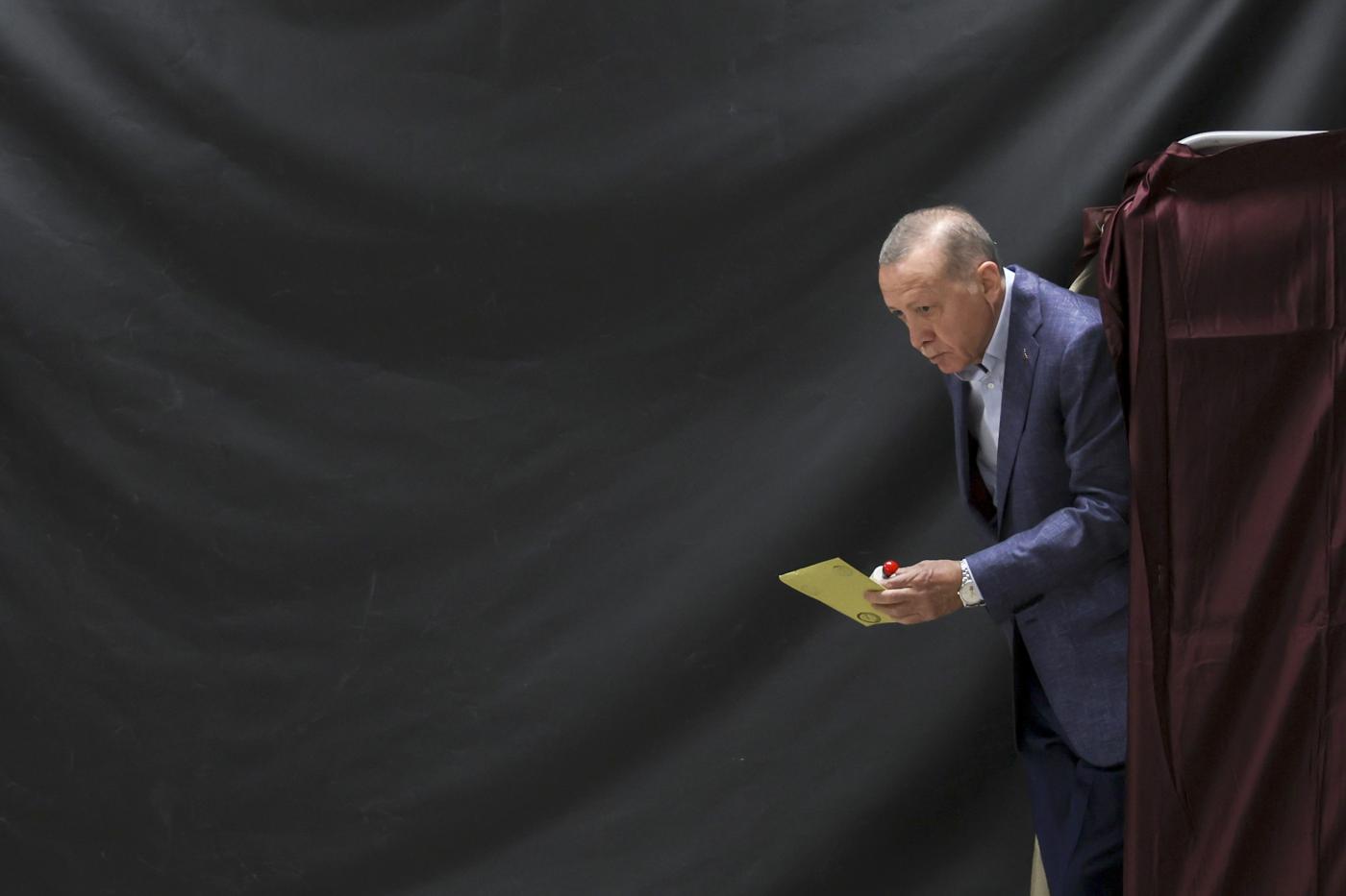 Turchia, urne chiuse: al via lo spoglio delle schede