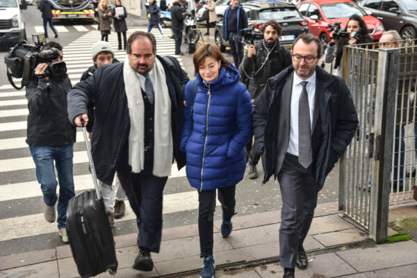 Lara Comi arriva al tribunale per l interrogatorio di garanzia