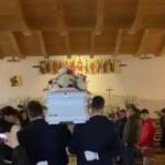 Foggia, i funerali della 16enne uccisa dal padre