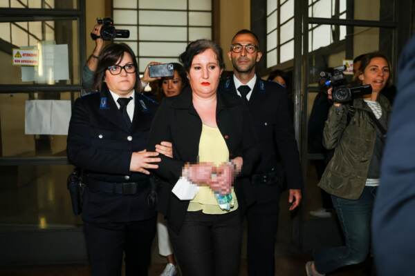 Processo ad Alessia Pifferi accusata di aver lasciato morire di stenti la figlia Diana