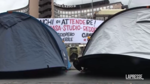 Caro affitti, studenti con le tende sotto la Regione Lazio