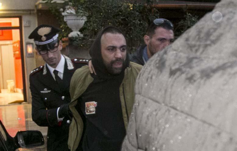 Roma, in corso sgombero della casa di Roberto Spada a Ostia