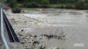 Maltempo, a Bologna la piena del fiume Reno