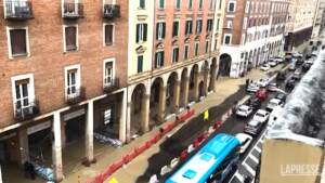 Maltempo, a Bologna esonda il torrente Ravone: allagata via Saffi