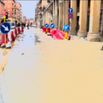 Maltempo a Bologna, via Saffi allagata