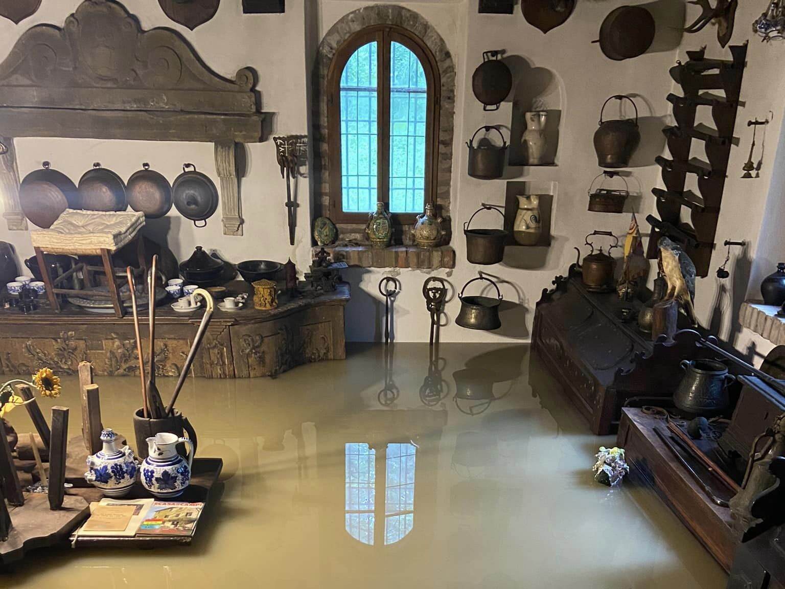 Maltempo Emilia-Romagna, nel ravennate allagata la celebre Villa Morsiani