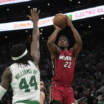 Basket, playoff Nba: i Miami Heat battono Boston in gara 1