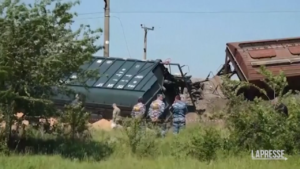 Ucraina, treno merci con grano deragliato in Crimea