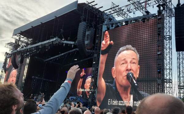 Bruce Springsteen, grande show a Ferrara tra le polemiche