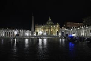 Vaticano, tenta di forzare Porta Sant’Anna: 40enne in ospedale per Tso