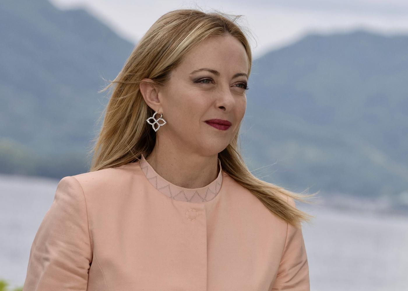 Maltempo, Meloni lascia il G7: “Me lo impone la coscienza”