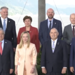 G7, foto di gruppo a margine del vertice di Hiroshima