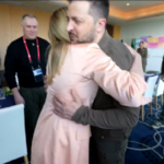 G7, a Hiroshima l’abbraccio tra Meloni e Zelensky