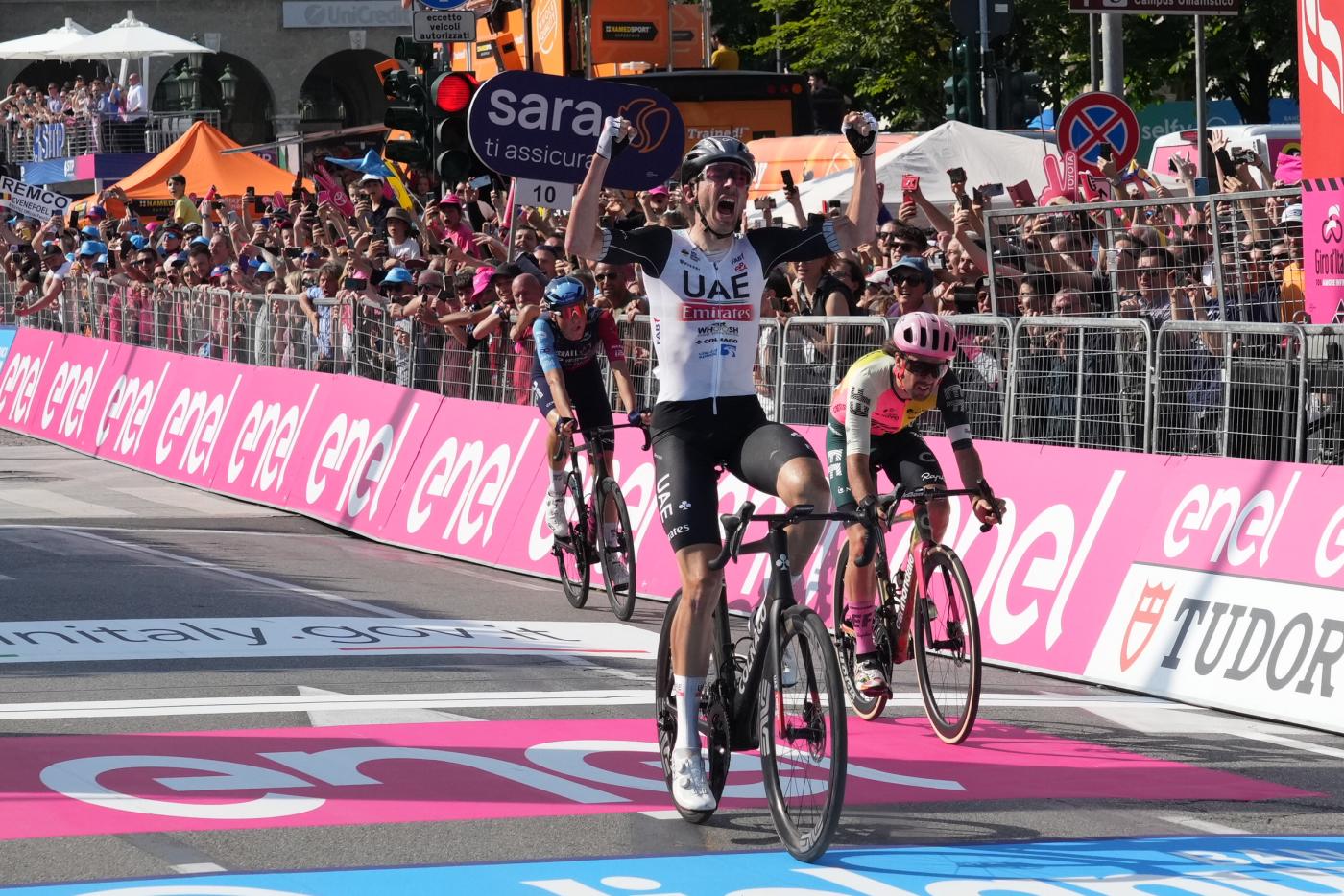 Giro d’Italia, McNulty vince 15esima tappa a Bergamo