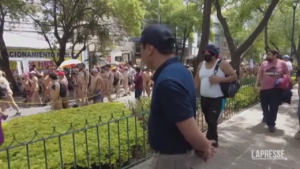 Città del Messico, nudisti in marcia