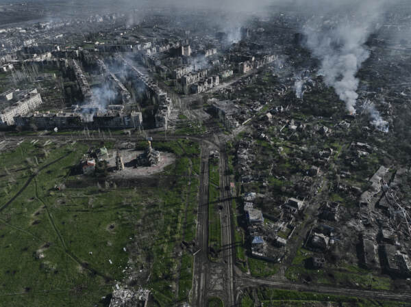 Ucraina, Kiev: “A Bakhmut i combattimenti continuano”