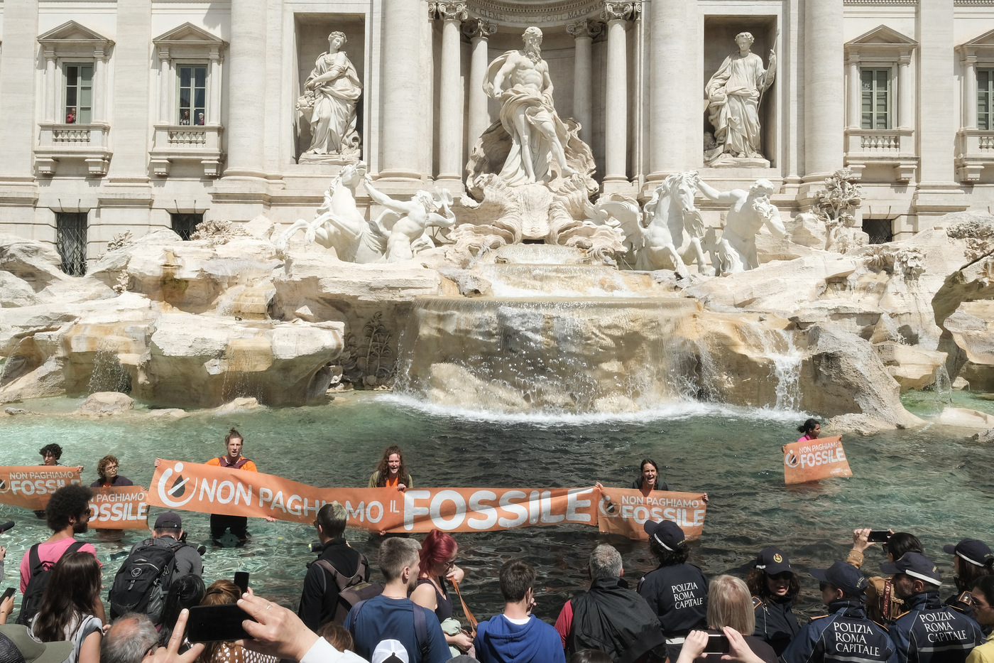 Clima, Gualtieri: “Blitz ambientalisti? Causa giusta ma forma sbagliata”