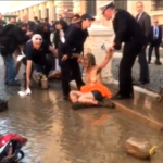 Clima, Ultima Generazione: attiviste nude e coperte di fango davanti al Senato