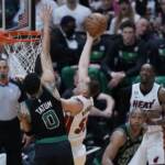 Playoff Nba, Boston vince a Miami e porta la serie in gara 5