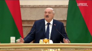 Bielorussia, Lukashenko scherza sulle voci sulla sua salute