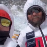 Veterano di guerra con le gambe amputate scala l’Everest