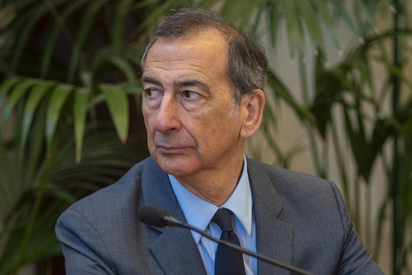 Manganellata da agenti a Milano, Sala: “Da licenziare? Indagini in corso” Manganellata da agenti a Milano, Sala: “Da licenziare? Indagini in corso”