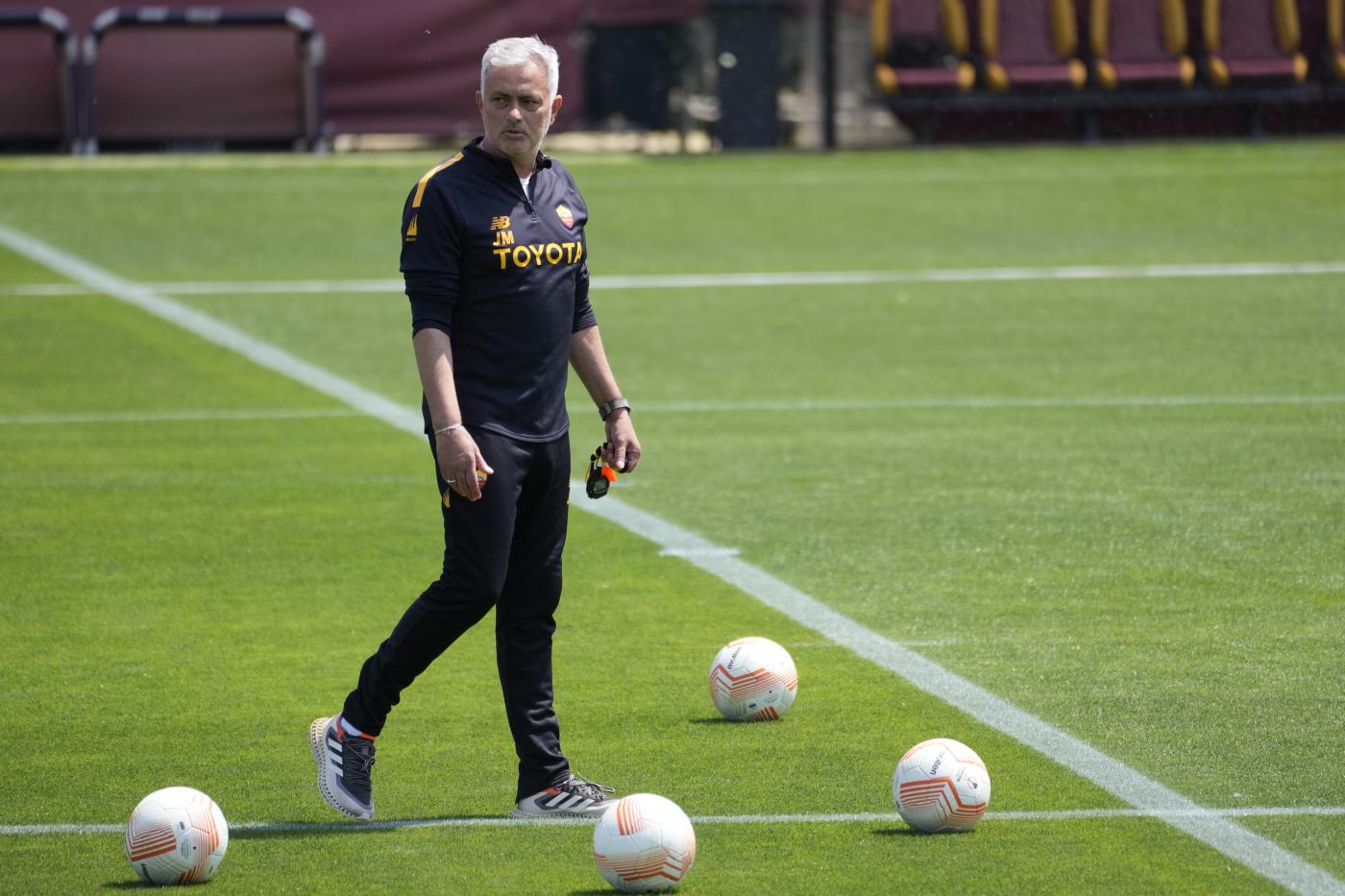 Mourinho, Psg pensa al portoghese per la panchina
