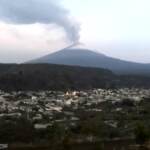Messico, dense nubi di cenere: il vulcano Popocatepetl fa paura