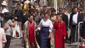 Cannes, Alice Rohrwacher sul red carpet con il cast de ‘La Chimera’