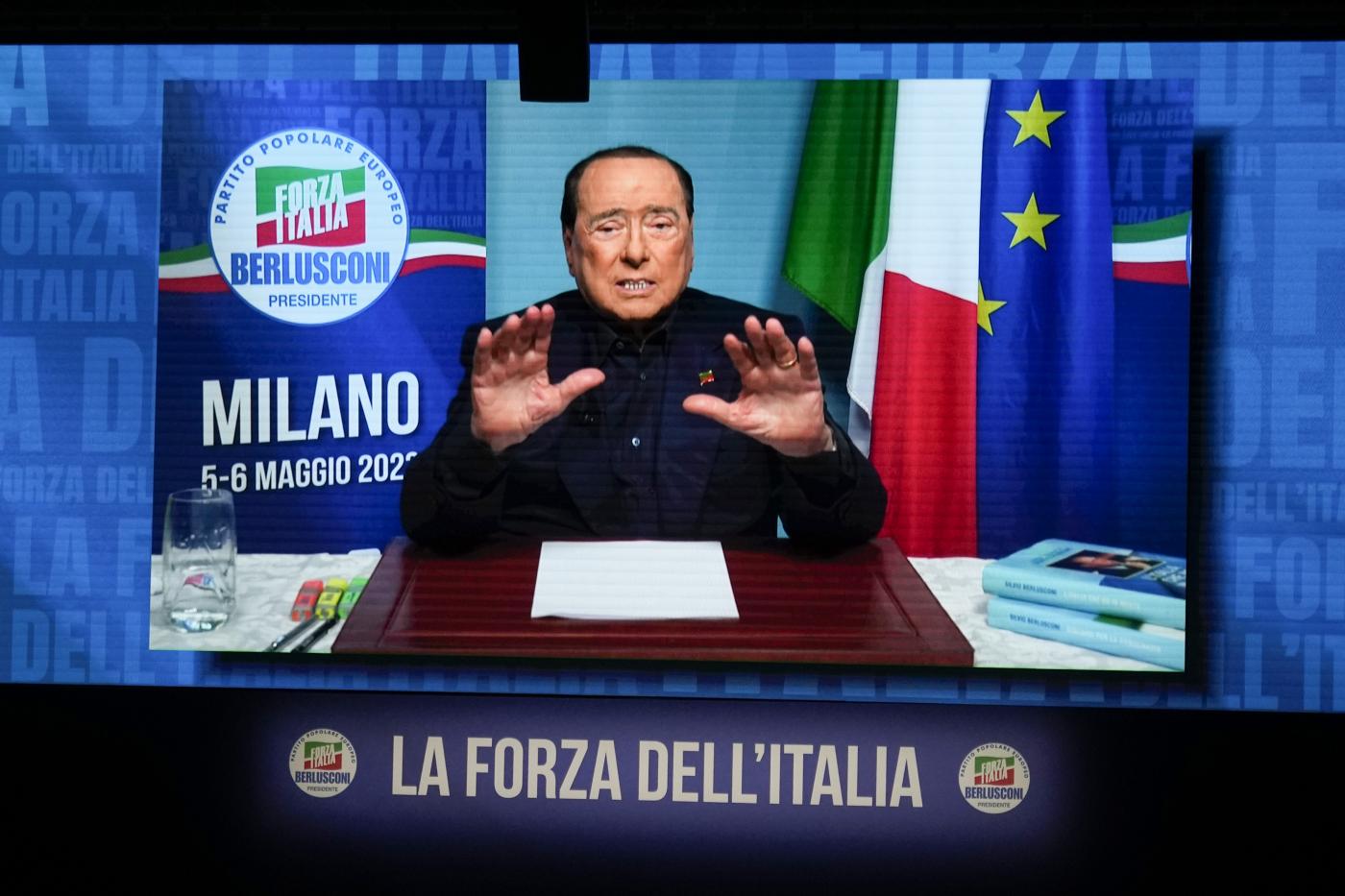 Silvio Berlusconi: “Sto bene, recupero”