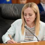 Meloni sul fisco: “Meglio del reddito di cittadinanza è taglio cuneo”